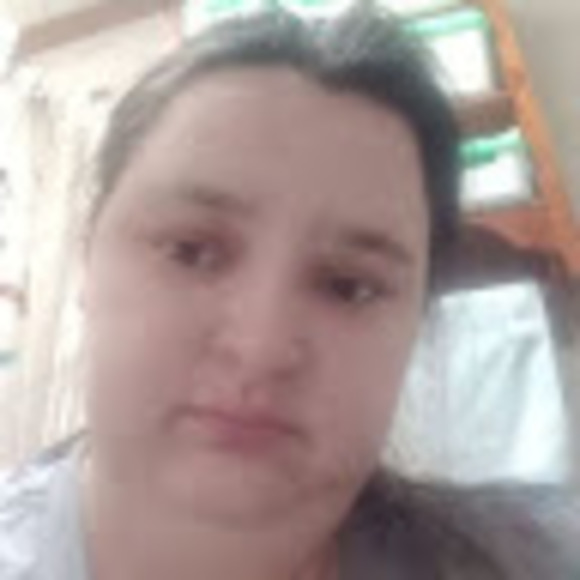 Meet your Posher, Nicole - Picture 1 of 1